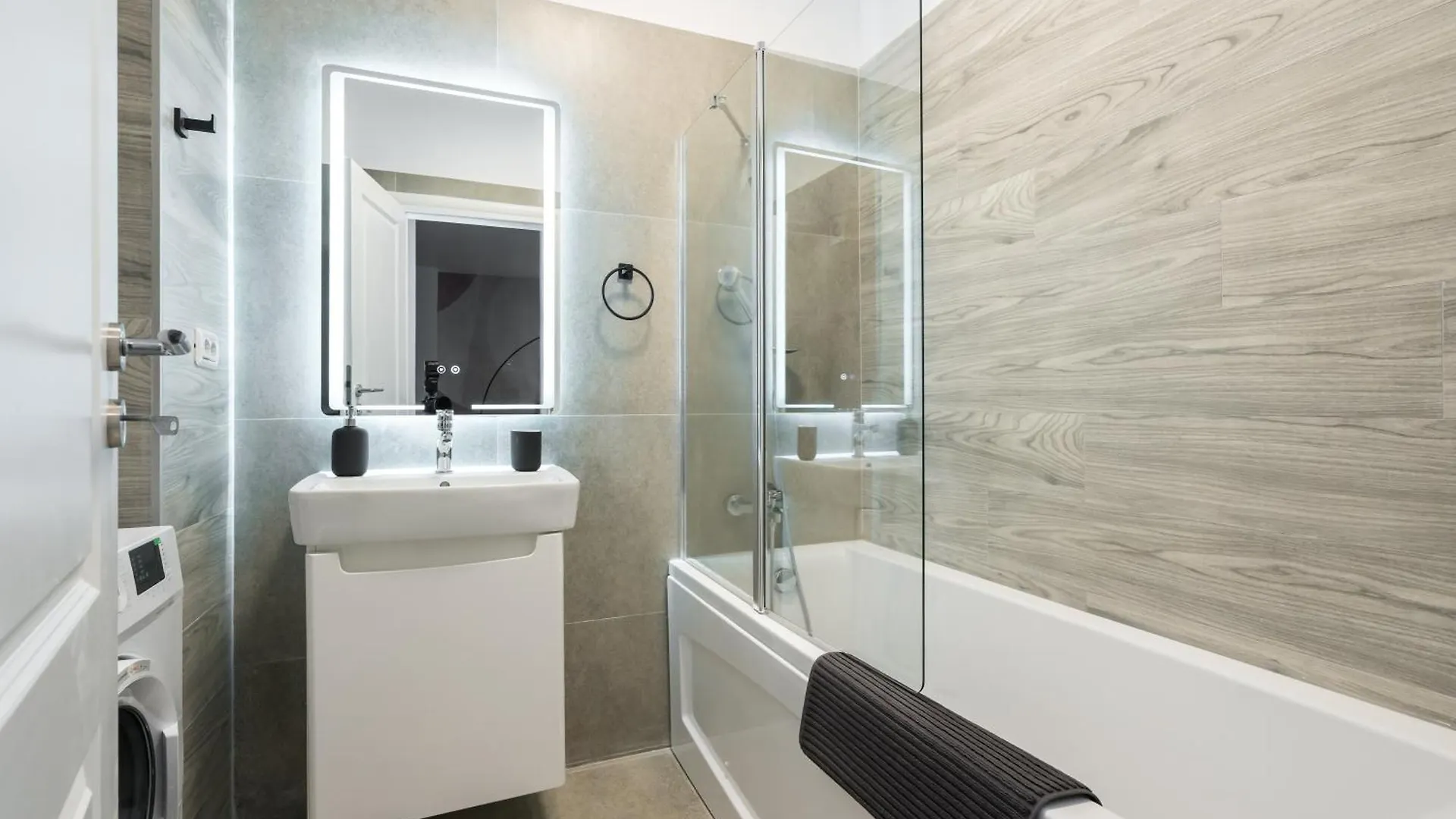 Central Spacious Apartment 1009 Bucharest